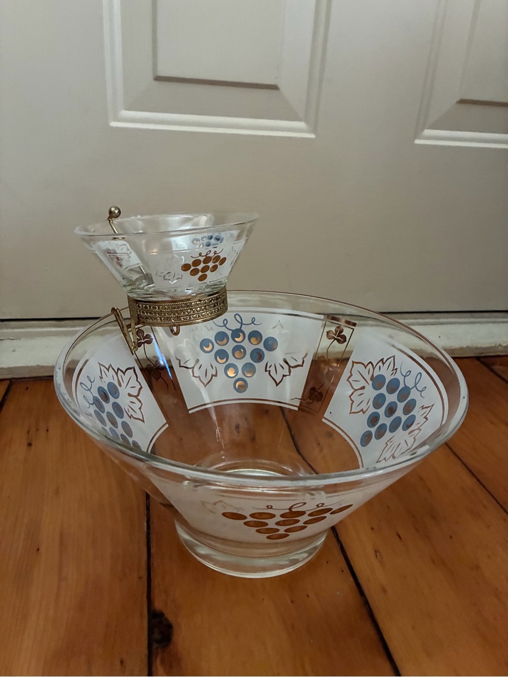 Vintage MCM Anchor Hocking Glass Chip & Dip Bowl Set Gold White/Gold/Blue Grapes